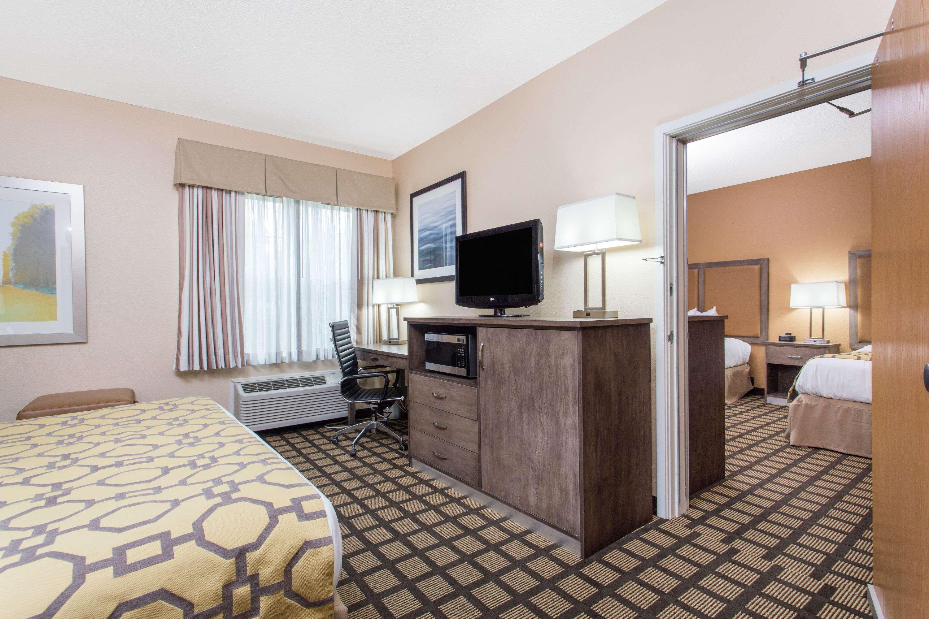 Baymont By Wyndham Plymouth Hotel Exterior photo